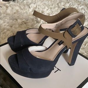 Nine West Sz 8 Platform Heel Navy/green